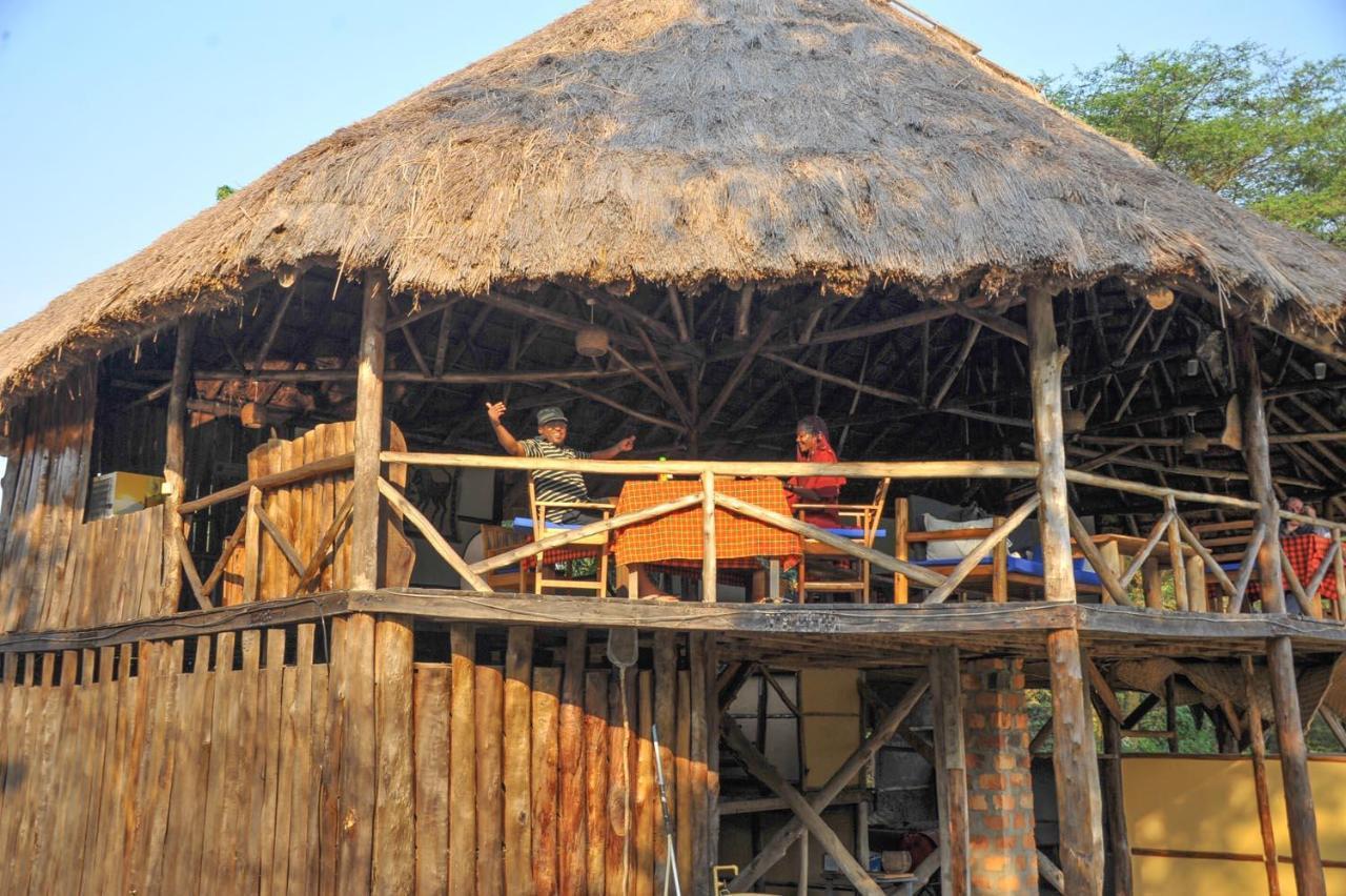 Bullbush River Camp Kihihi Ngoại thất bức ảnh