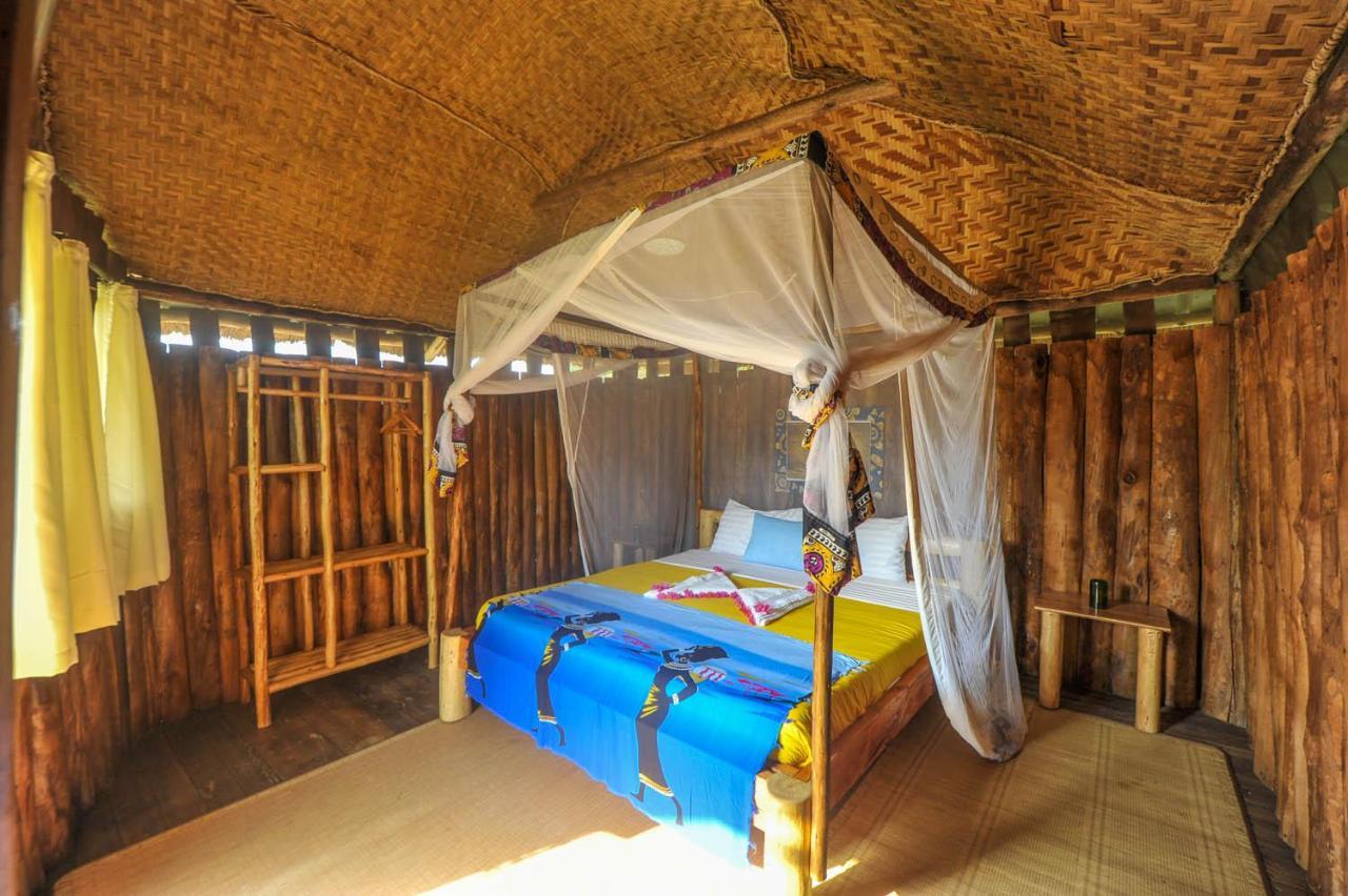 Bullbush River Camp Kihihi Ngoại thất bức ảnh